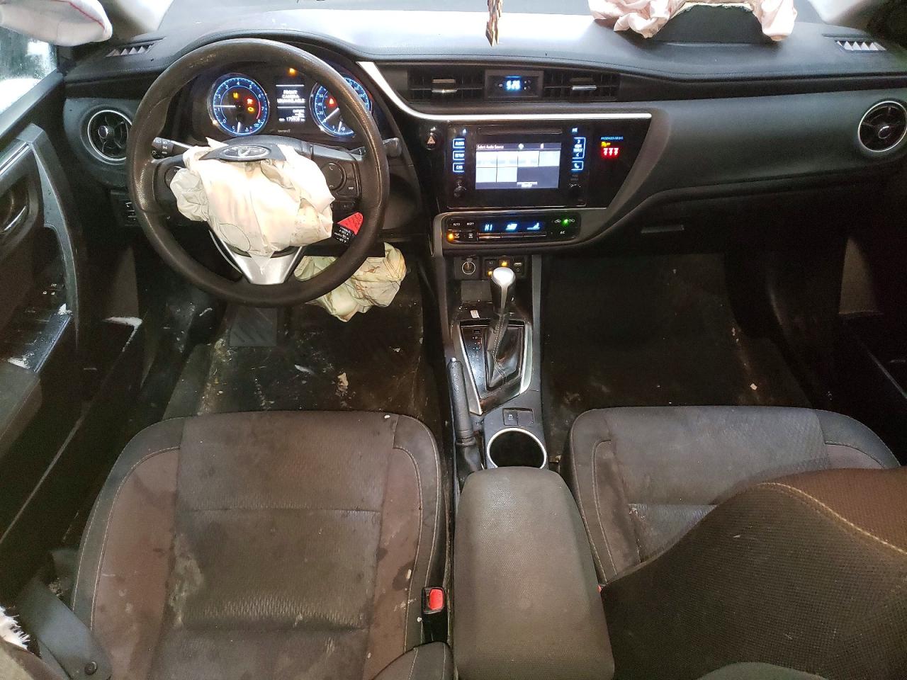 2018 TOYOTA COROLLA L photo 8