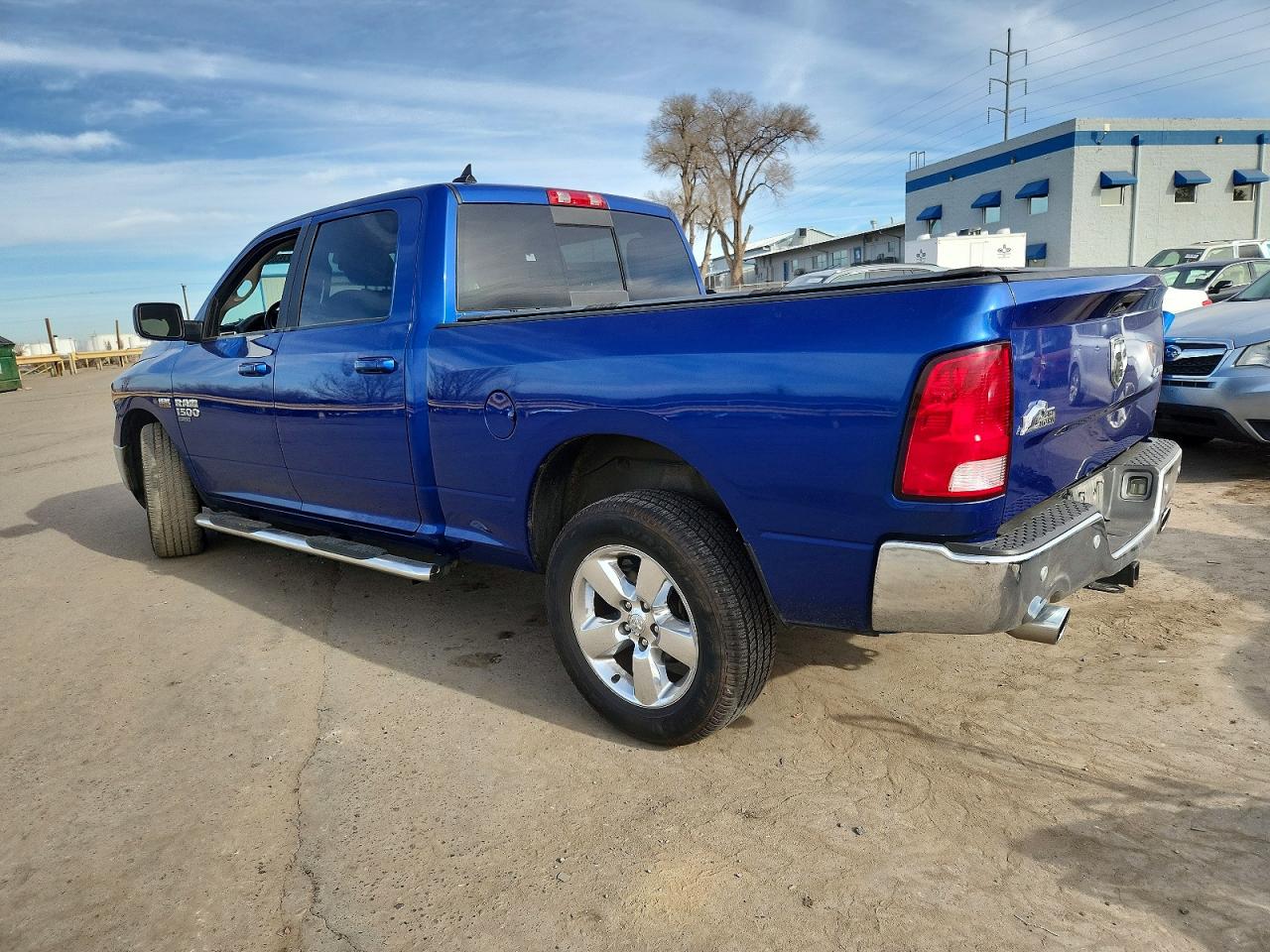 2019 RAM 1500 CLASSIC SLT photo 2