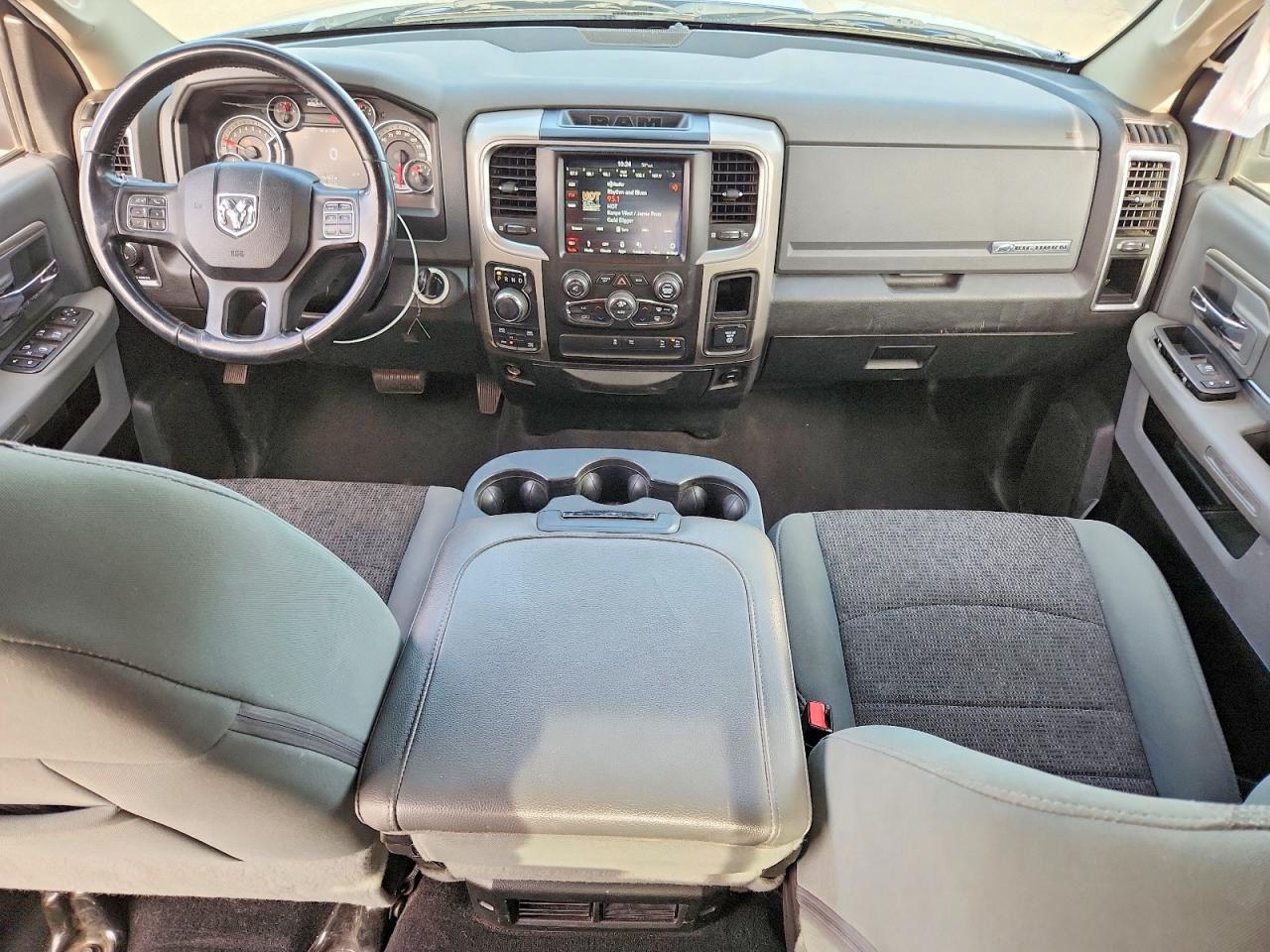 2019 RAM 1500 CLASSIC SLT photo 8