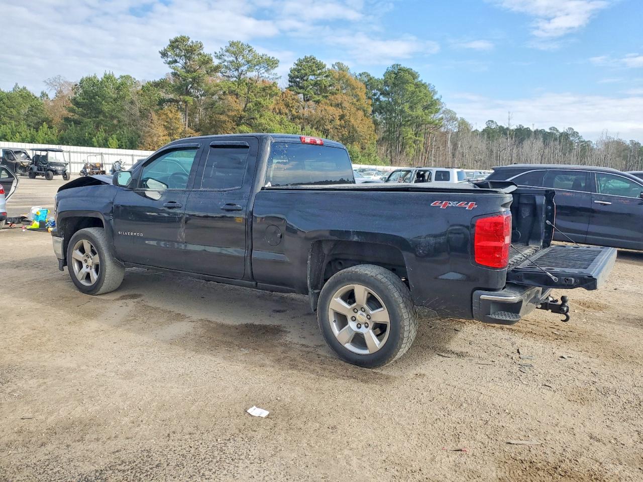 2014 CHEVROLET SILVERADO K1500 LT photo 2