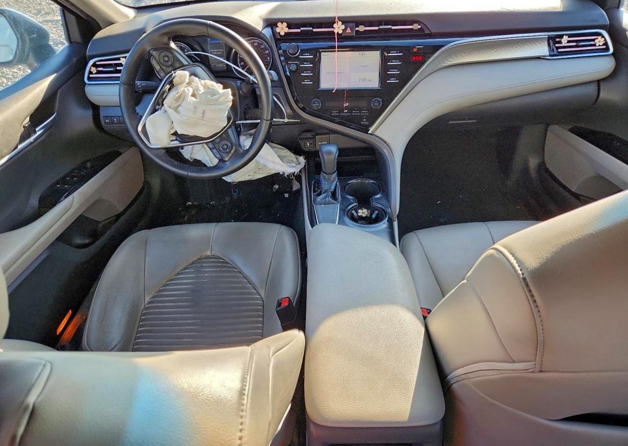 2018 TOYOTA CAMRY L photo 8