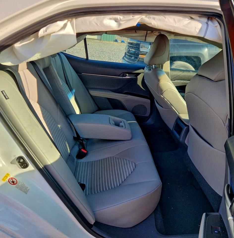 2018 TOYOTA CAMRY L photo 10