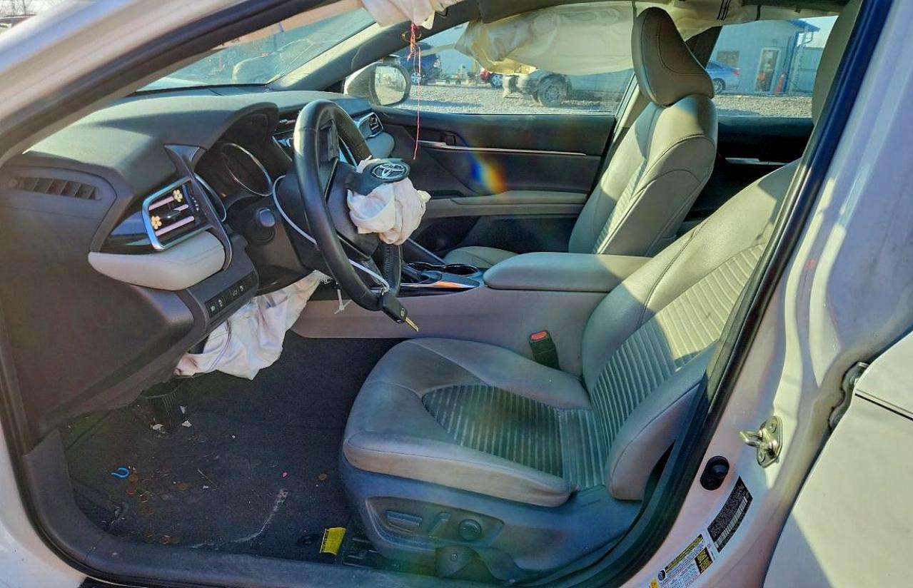 2018 TOYOTA CAMRY L photo 7