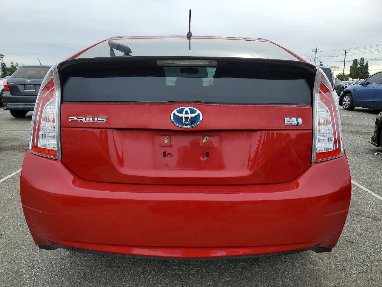 2013 TOYOTA PRIUS photo 6