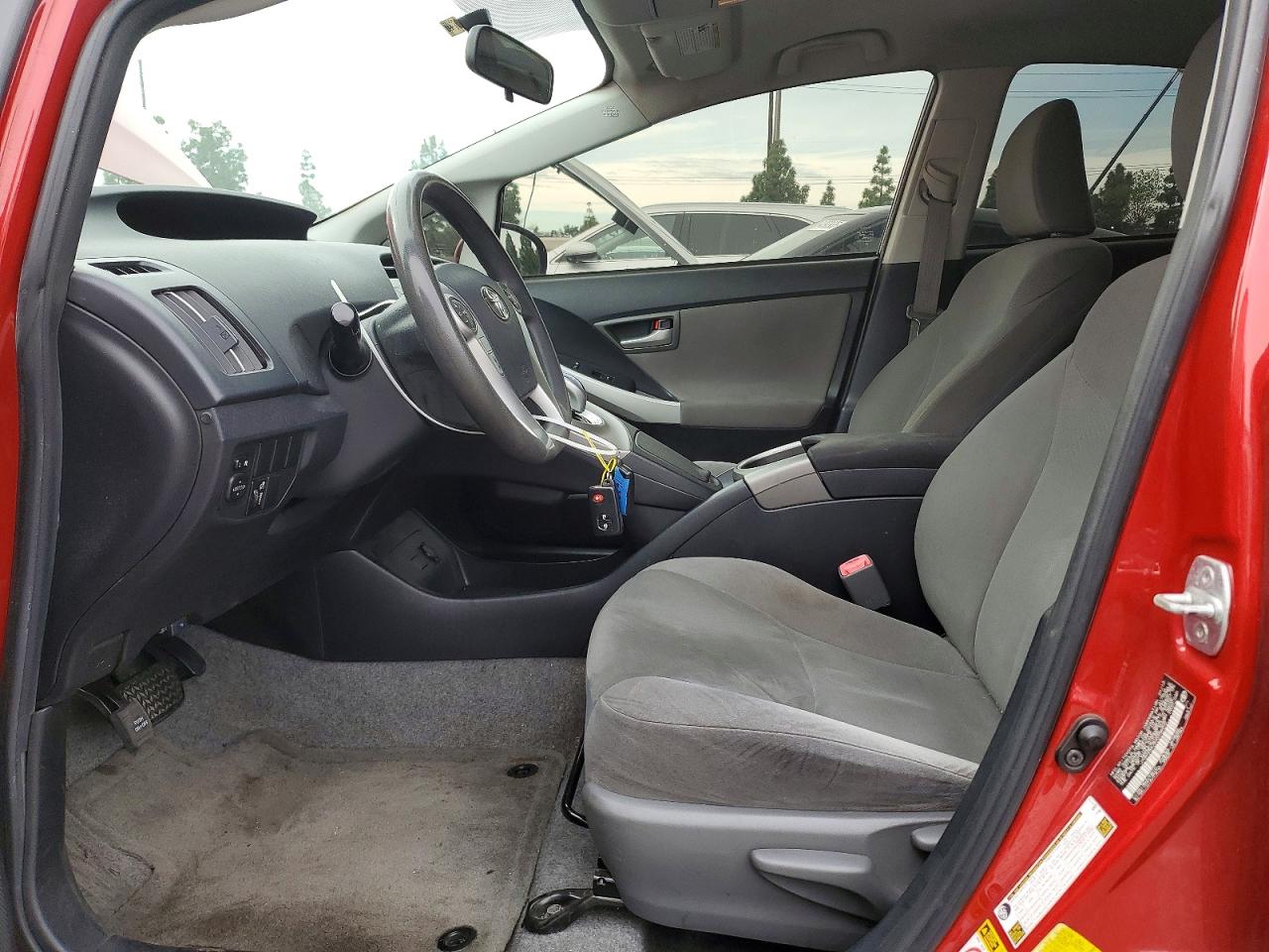 2013 TOYOTA PRIUS photo 7