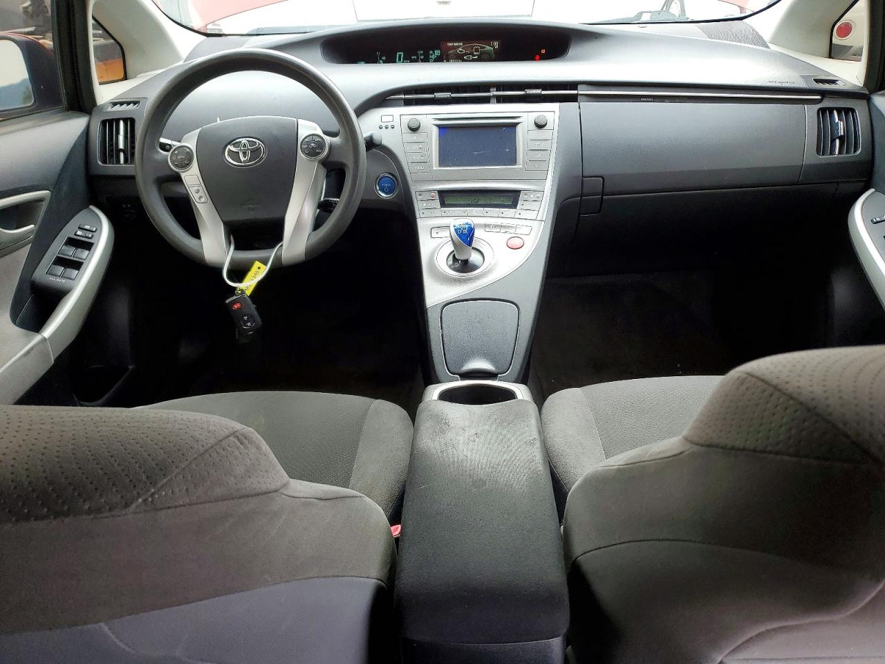 2013 TOYOTA PRIUS photo 8