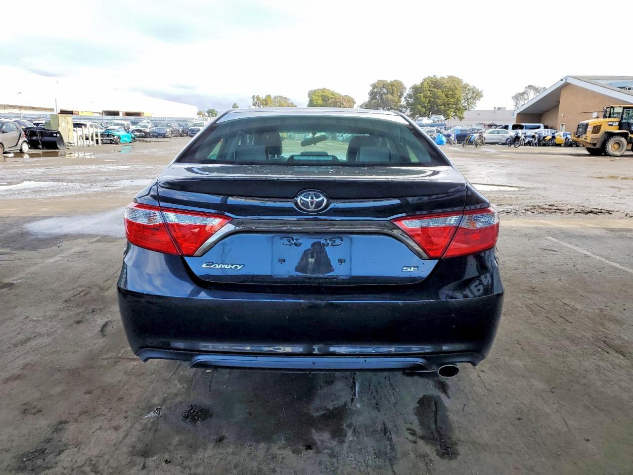 2017 TOYOTA CAMRY LE photo 6