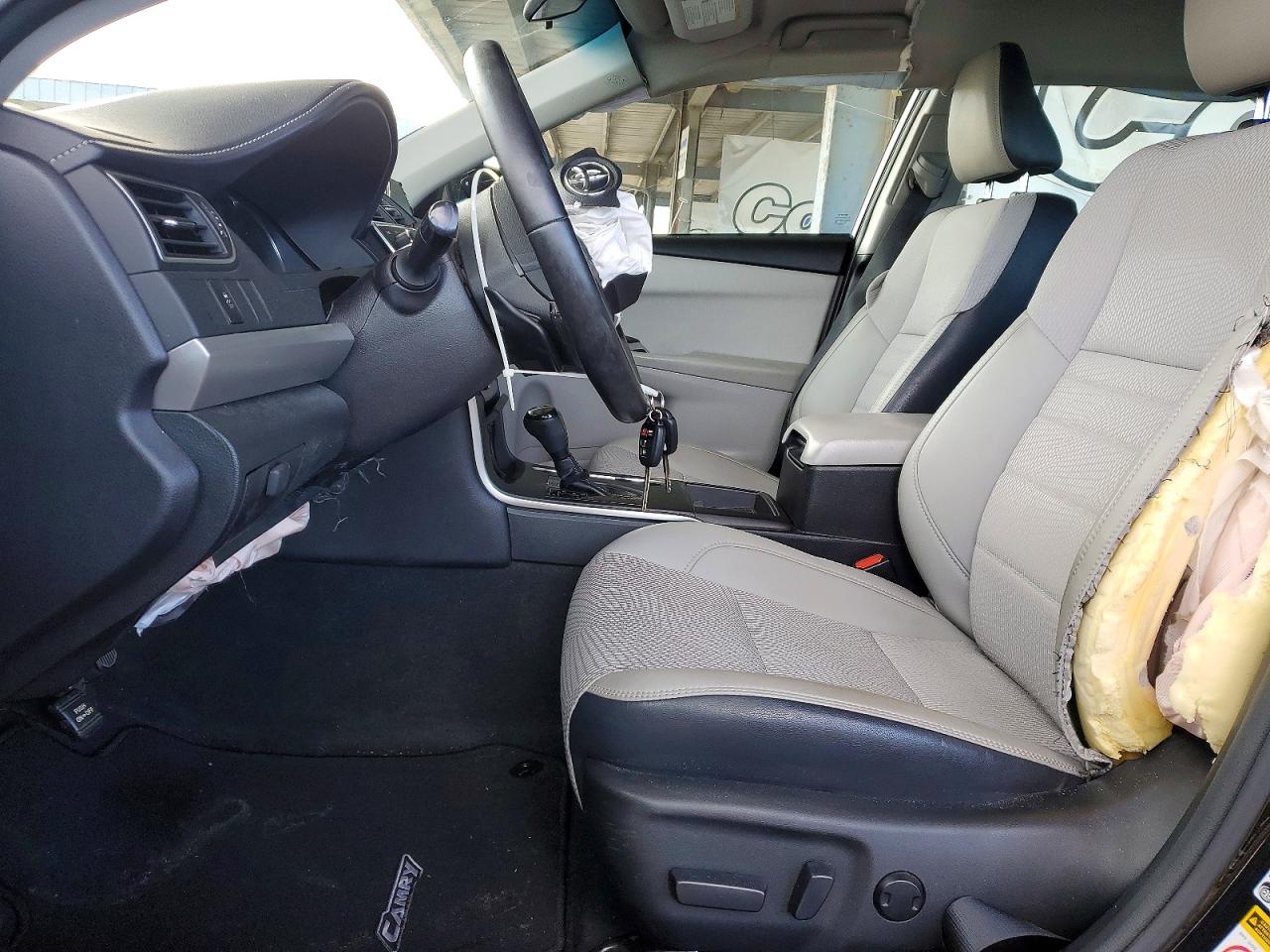 2017 TOYOTA CAMRY LE photo 7