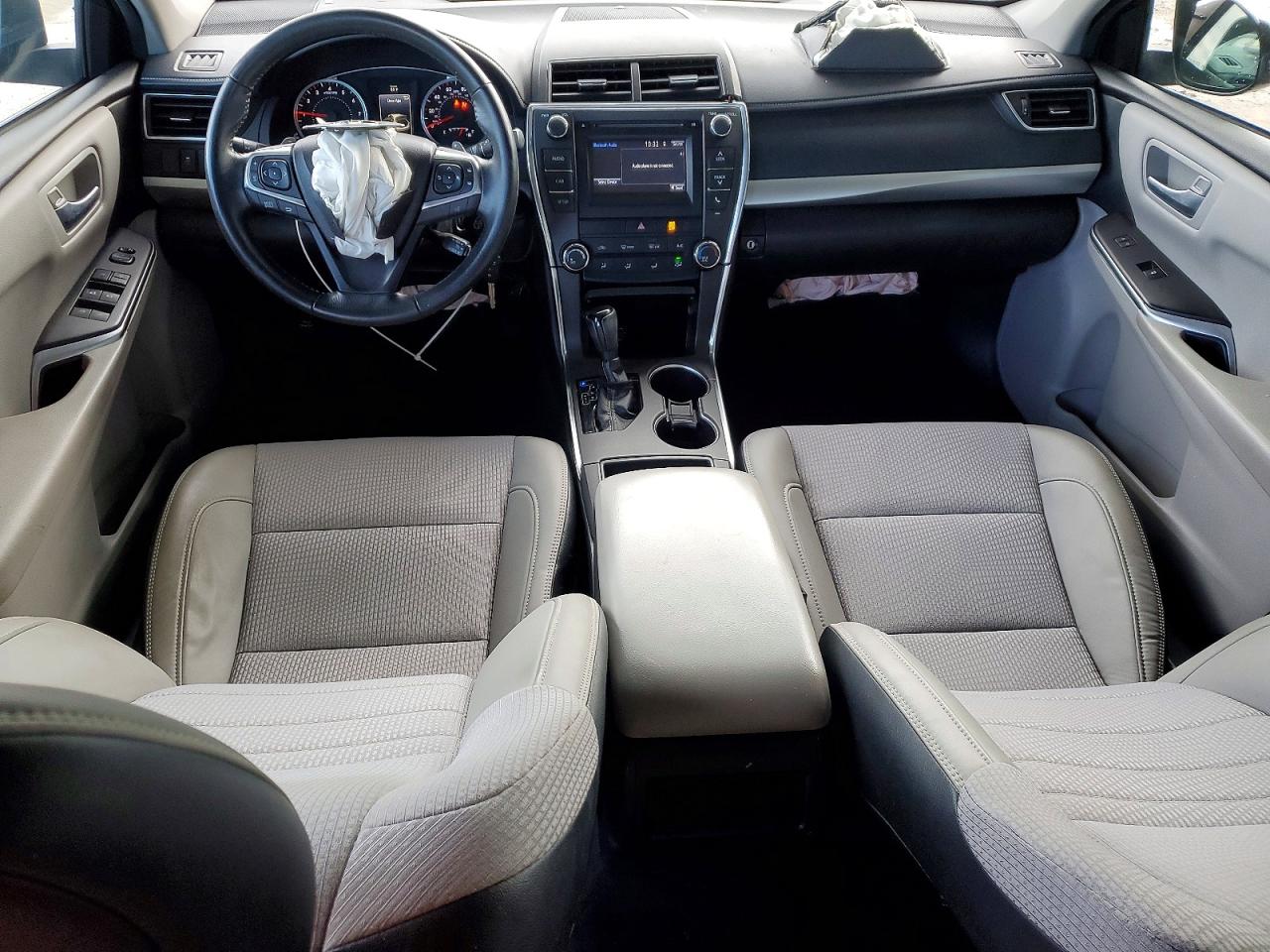 2017 TOYOTA CAMRY LE photo 8
