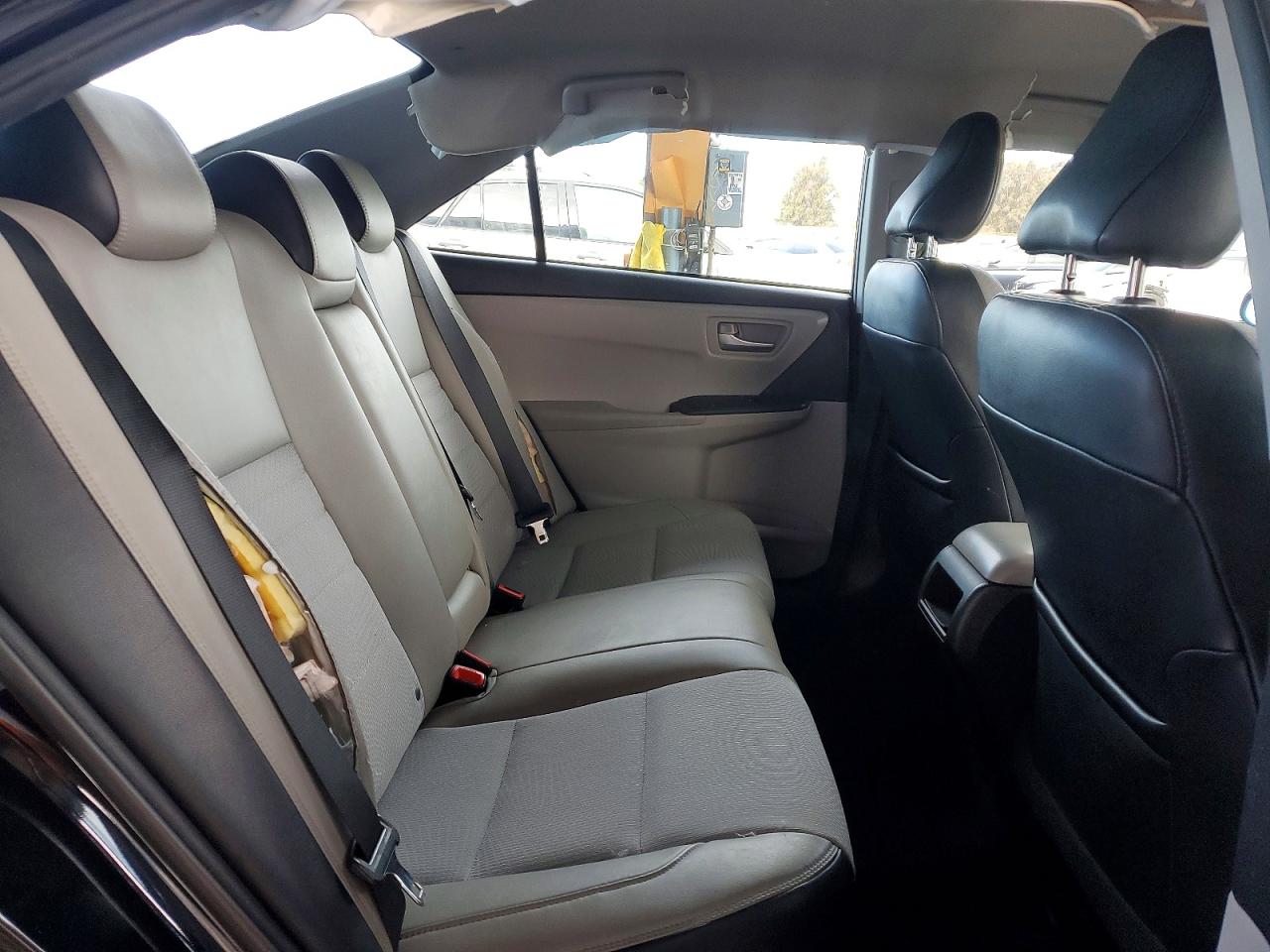 2017 TOYOTA CAMRY LE photo 10