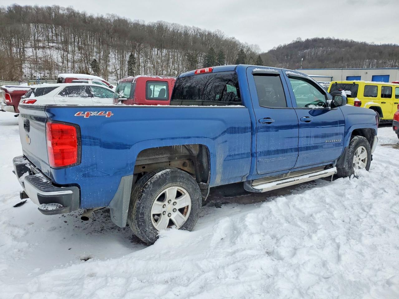 2017 CHEVROLET SILVERADO K1500 LT photo 3