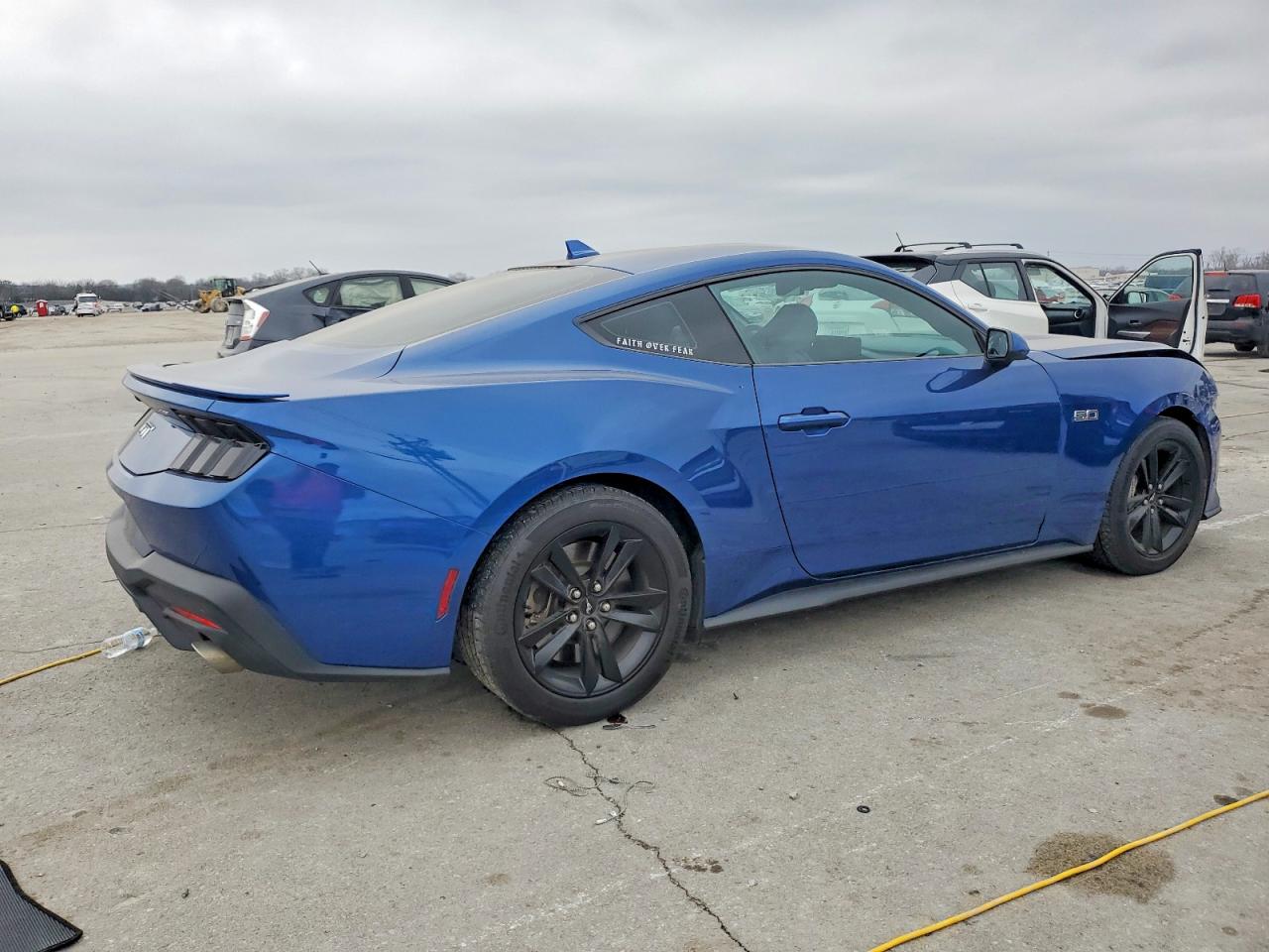 2024 FORD MUSTANG GT photo 3