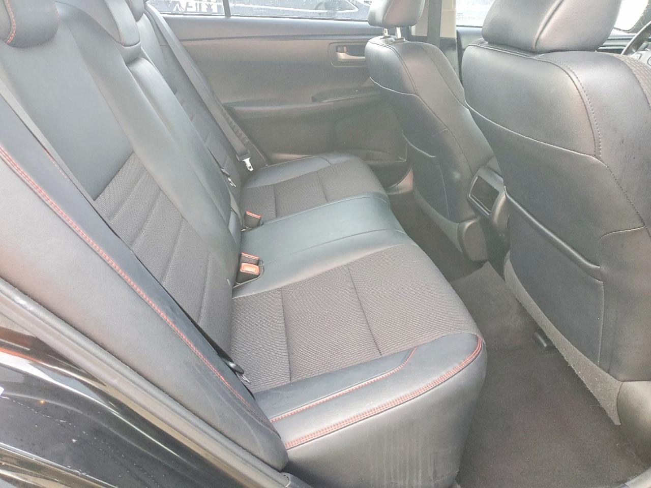 2016 TOYOTA CAMRY HYBRID photo 10