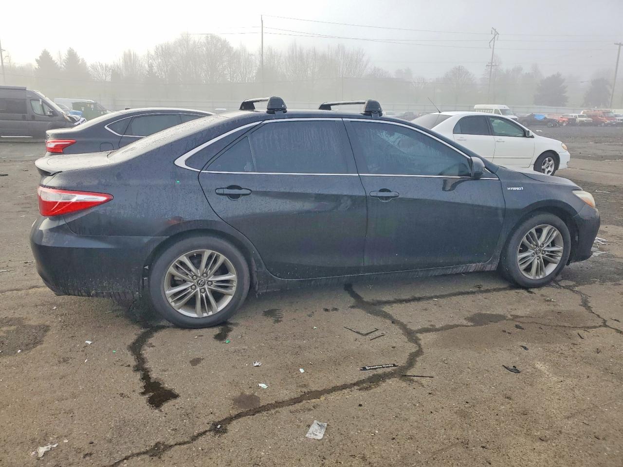 2016 TOYOTA CAMRY HYBRID photo 3