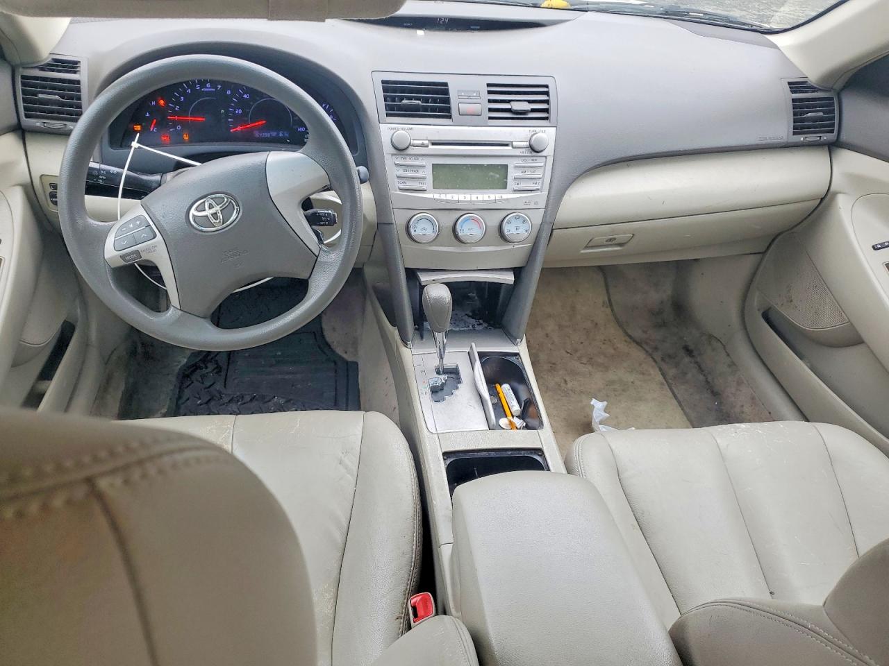 2011 TOYOTA CAMRY BASE photo 8