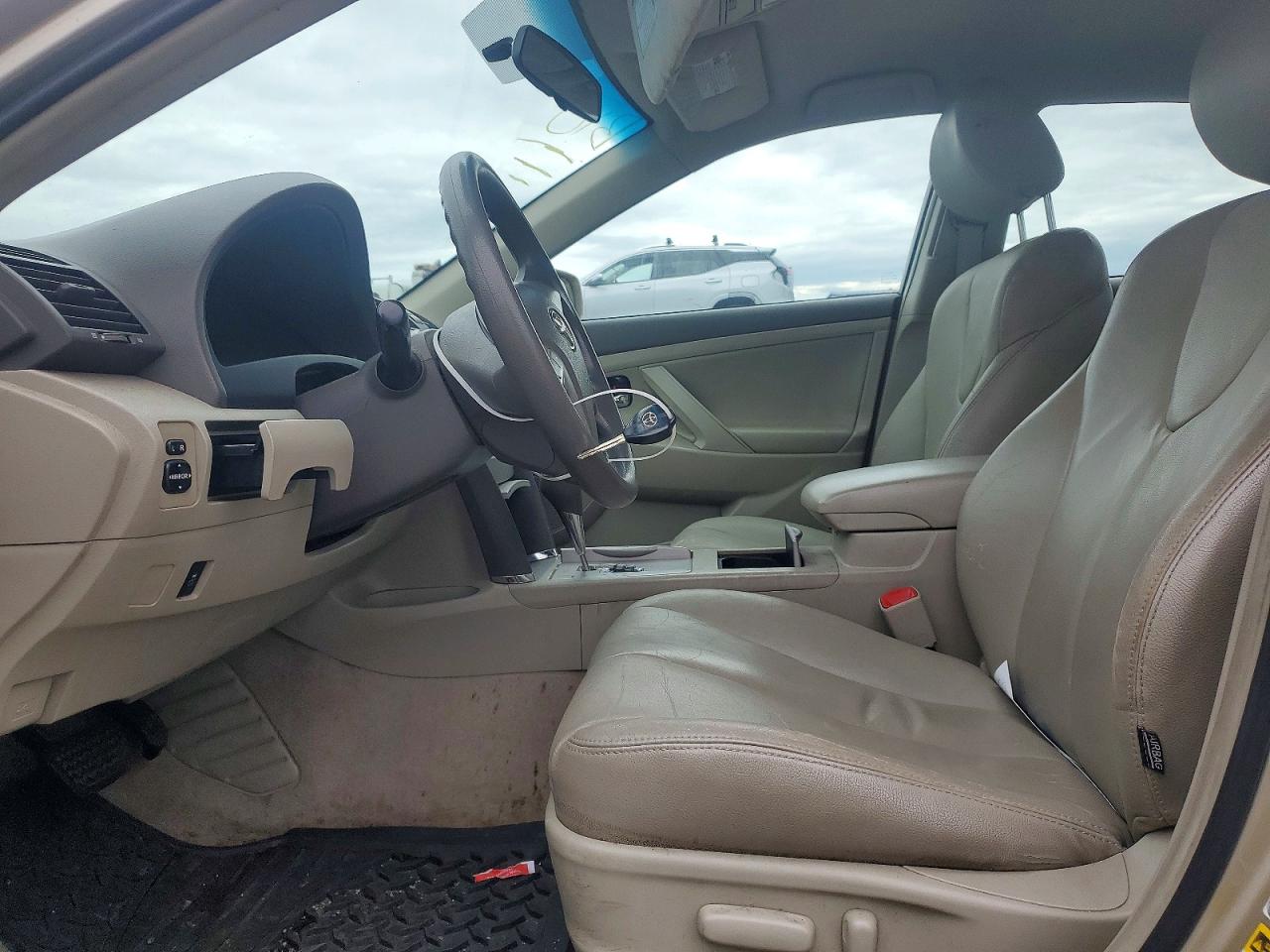 2011 TOYOTA CAMRY BASE photo 7