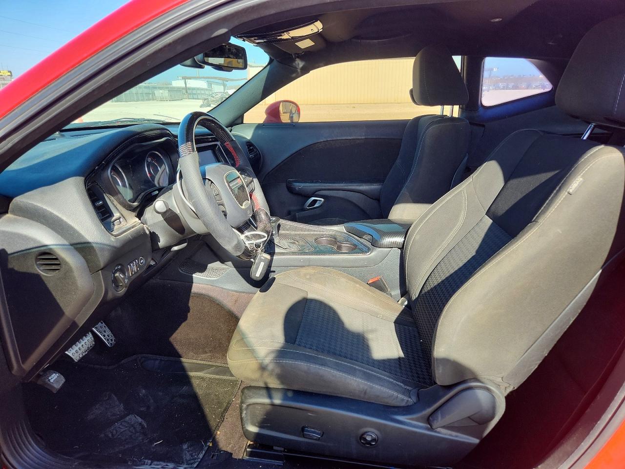2016 DODGE CHALLENGER SXT photo 7