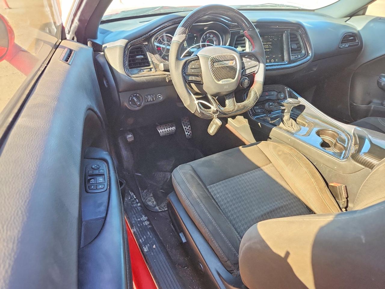 2016 DODGE CHALLENGER SXT photo 8