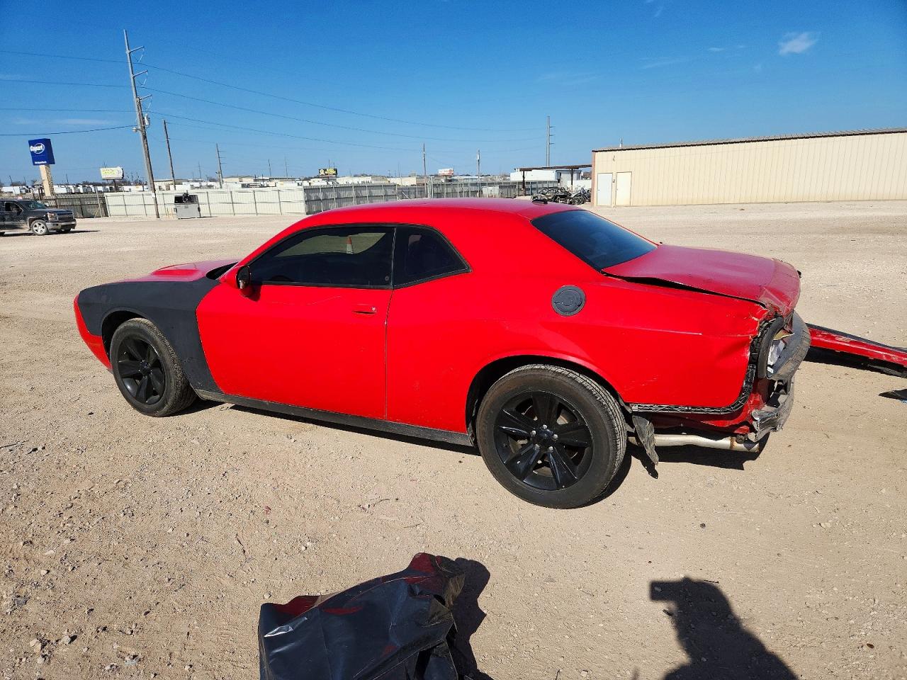 2016 DODGE CHALLENGER SXT photo 2