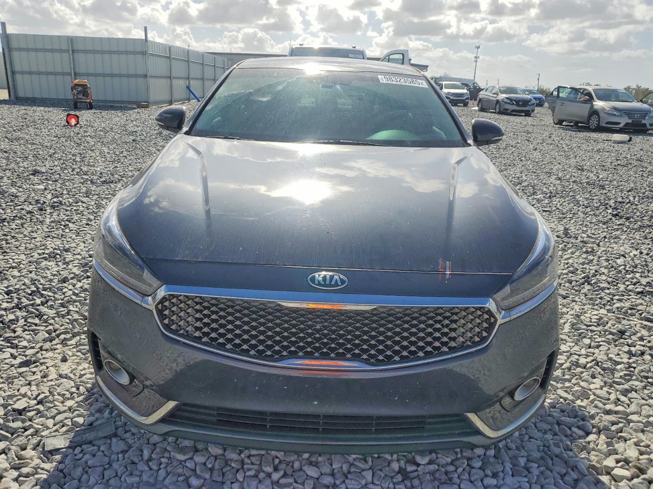2017 KIA CADENZA PREMIUM photo 5