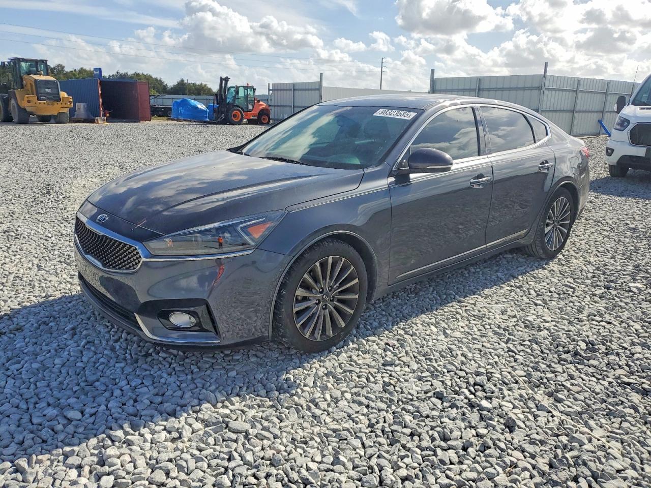 2017 KIA CADENZA