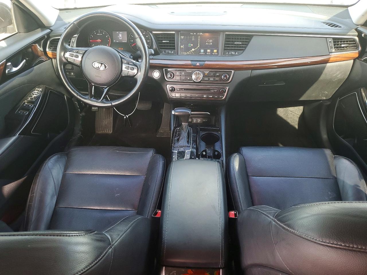 2017 KIA CADENZA PREMIUM photo 8