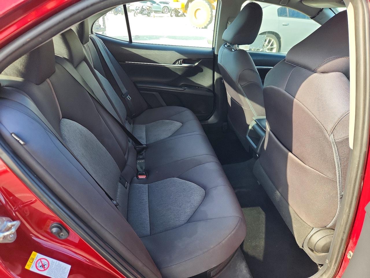2018 TOYOTA CAMRY LE photo 10