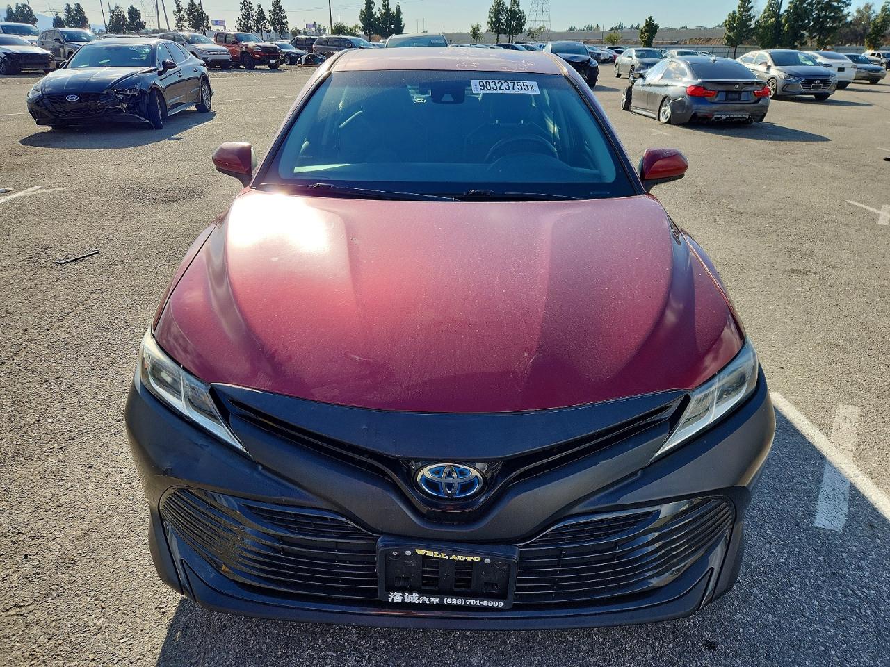 2018 TOYOTA CAMRY LE photo 5