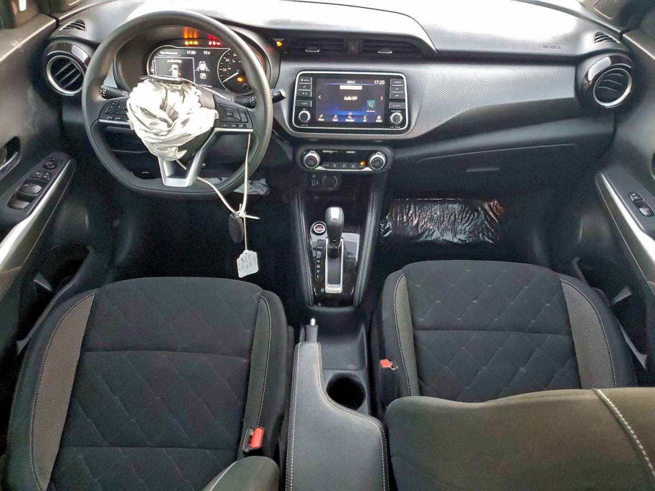 2020 NISSAN KICKS SV photo 8