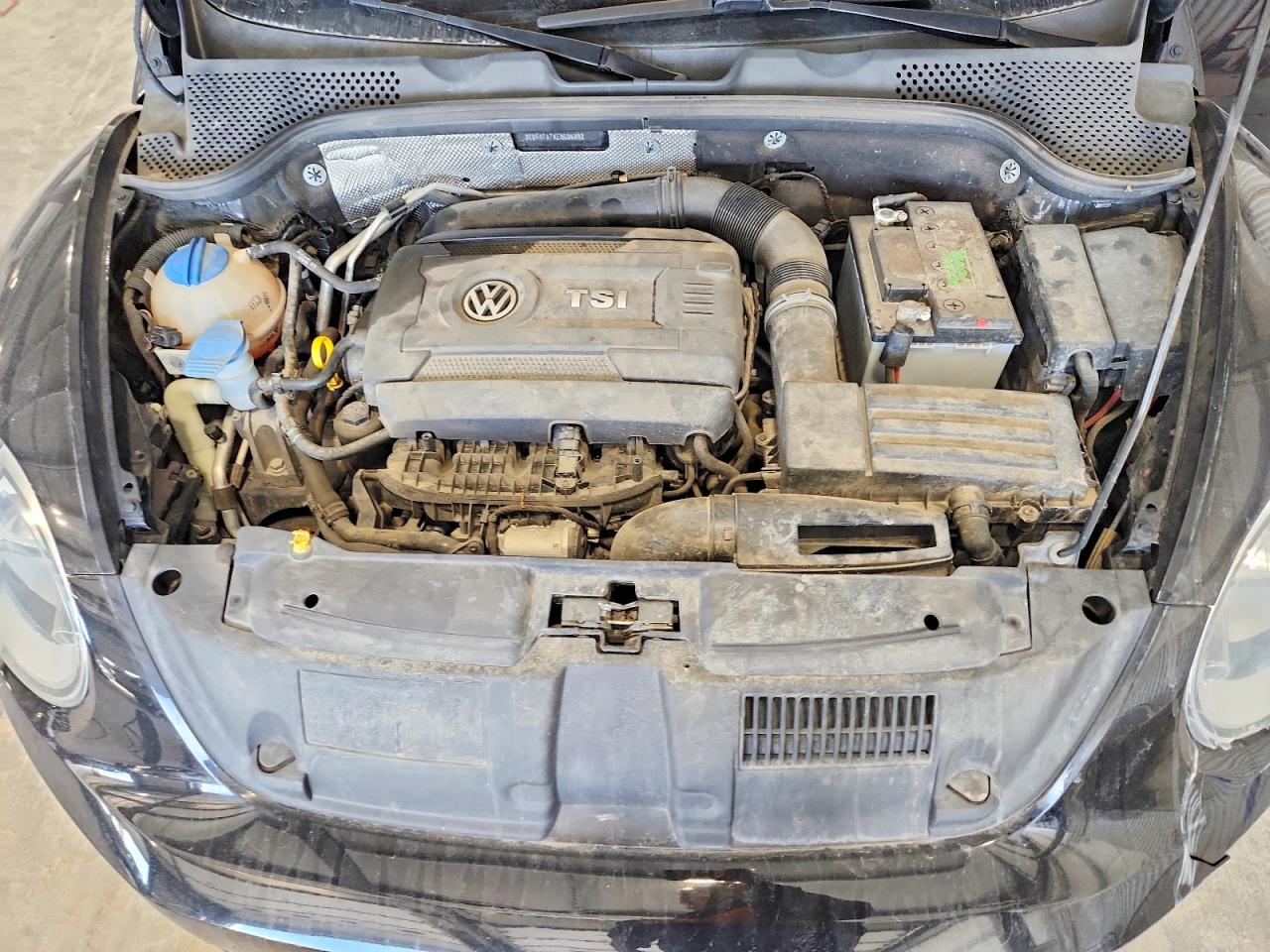 2014 VOLKSWAGEN BEETLE photo 11