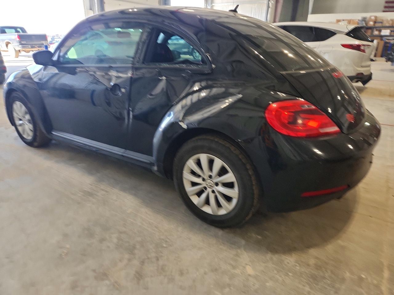 2014 VOLKSWAGEN BEETLE photo 2