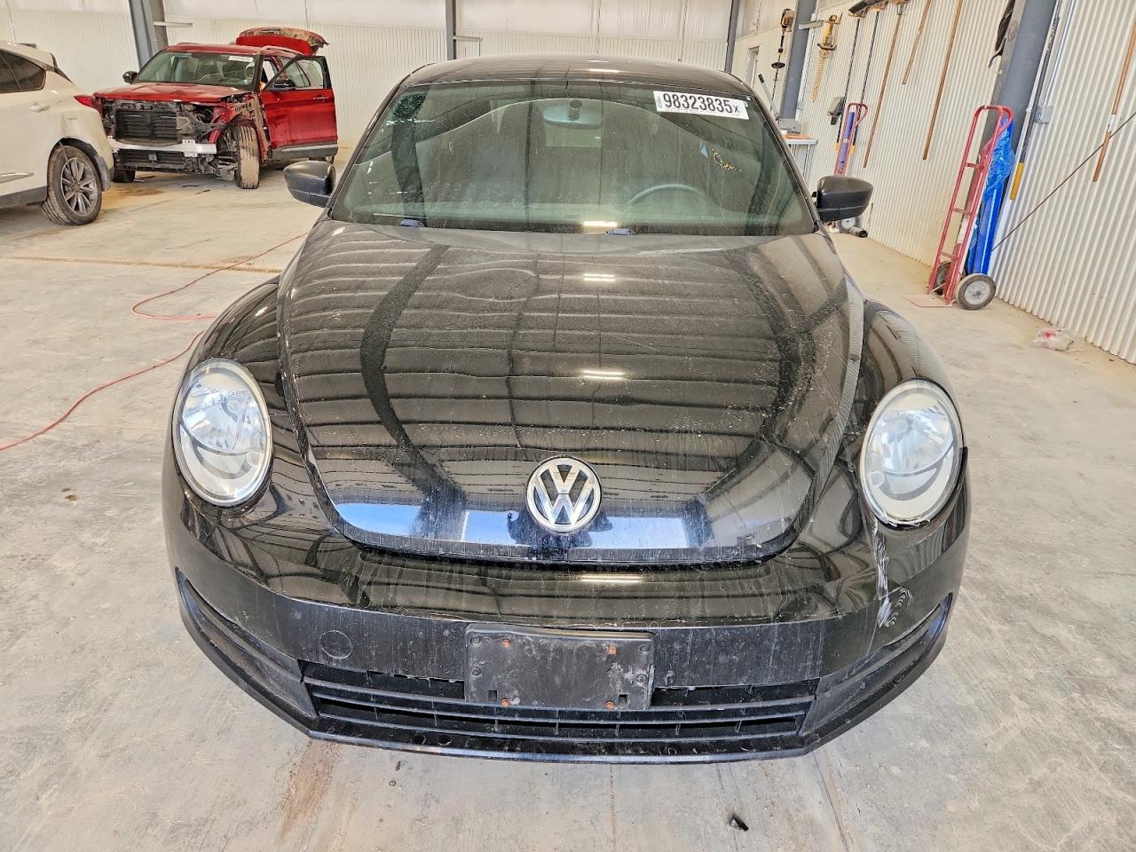 2014 VOLKSWAGEN BEETLE photo 5