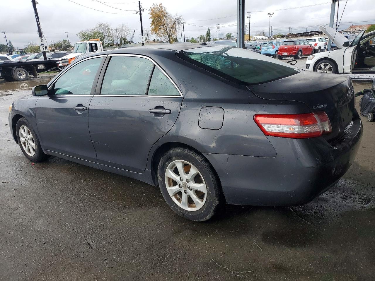 2011 TOYOTA CAMRY BASE photo 2