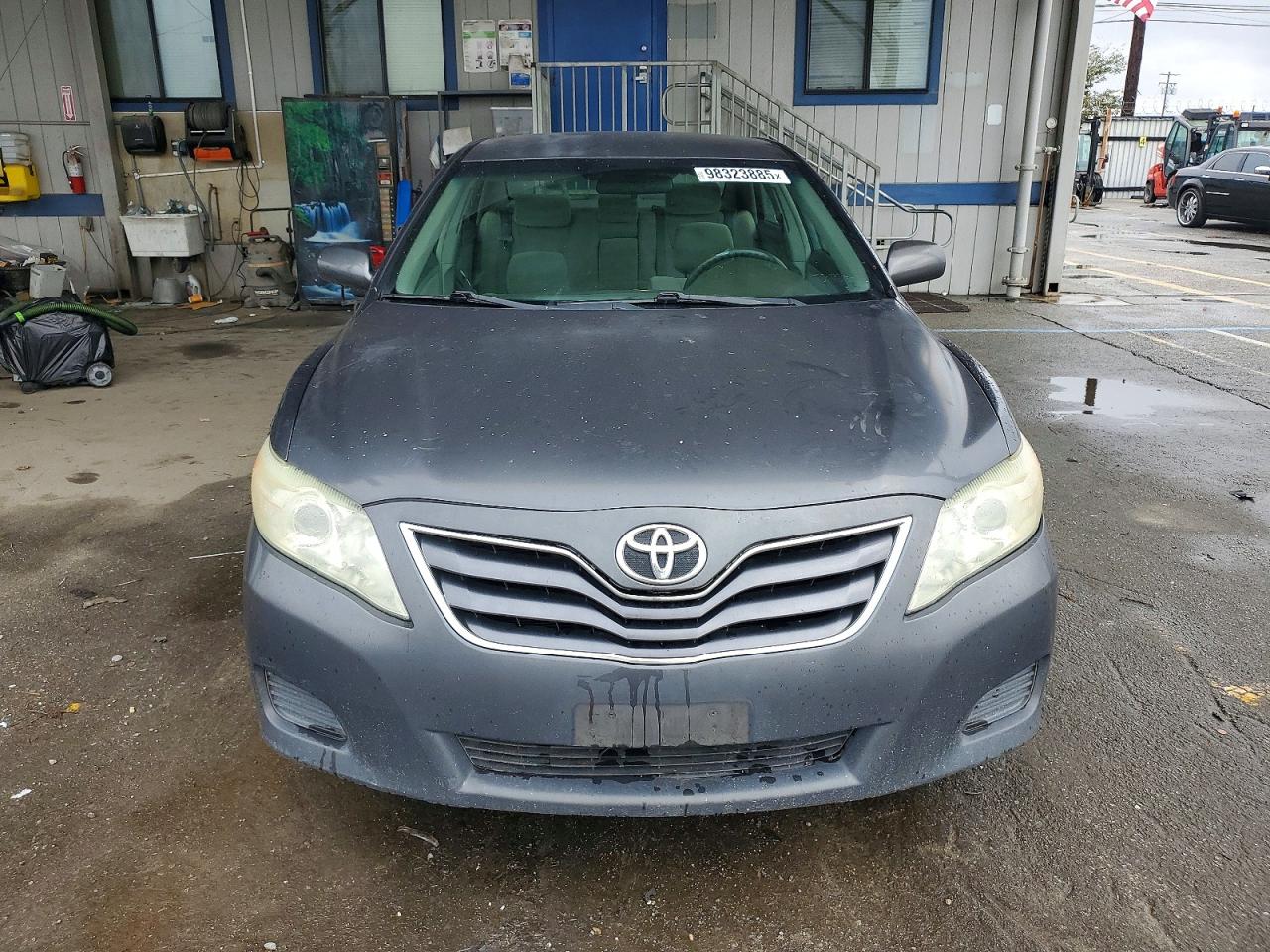 2011 TOYOTA CAMRY BASE photo 5