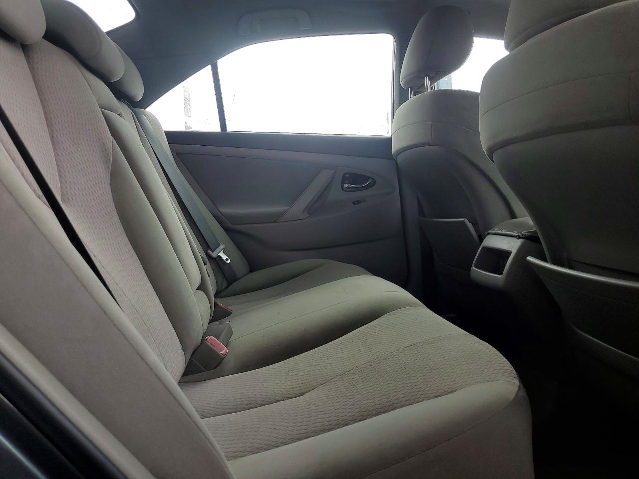 2011 TOYOTA CAMRY BASE photo 10