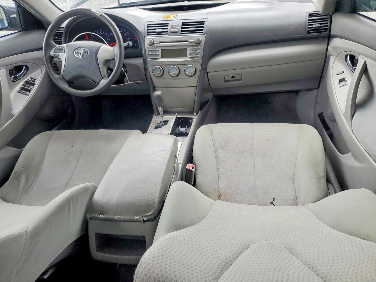 2011 TOYOTA CAMRY BASE photo 8