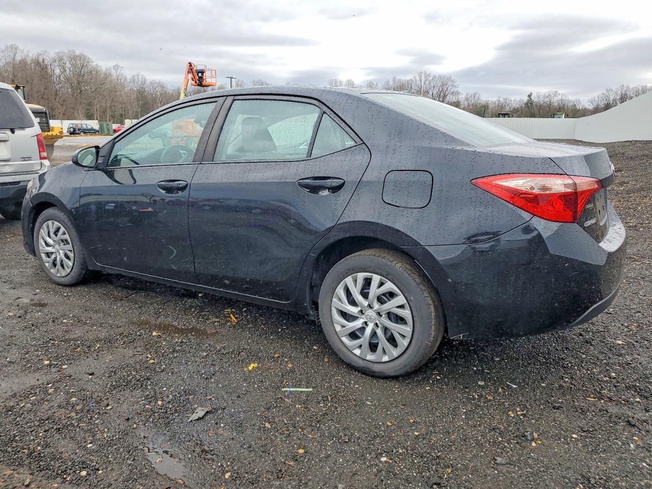 2019 TOYOTA COROLLA L photo 2