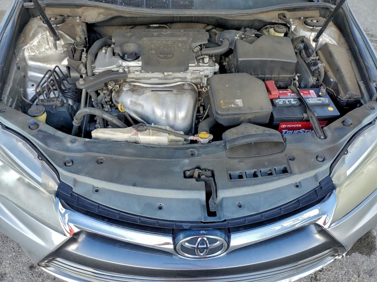2016 TOYOTA CAMRY LE photo 11