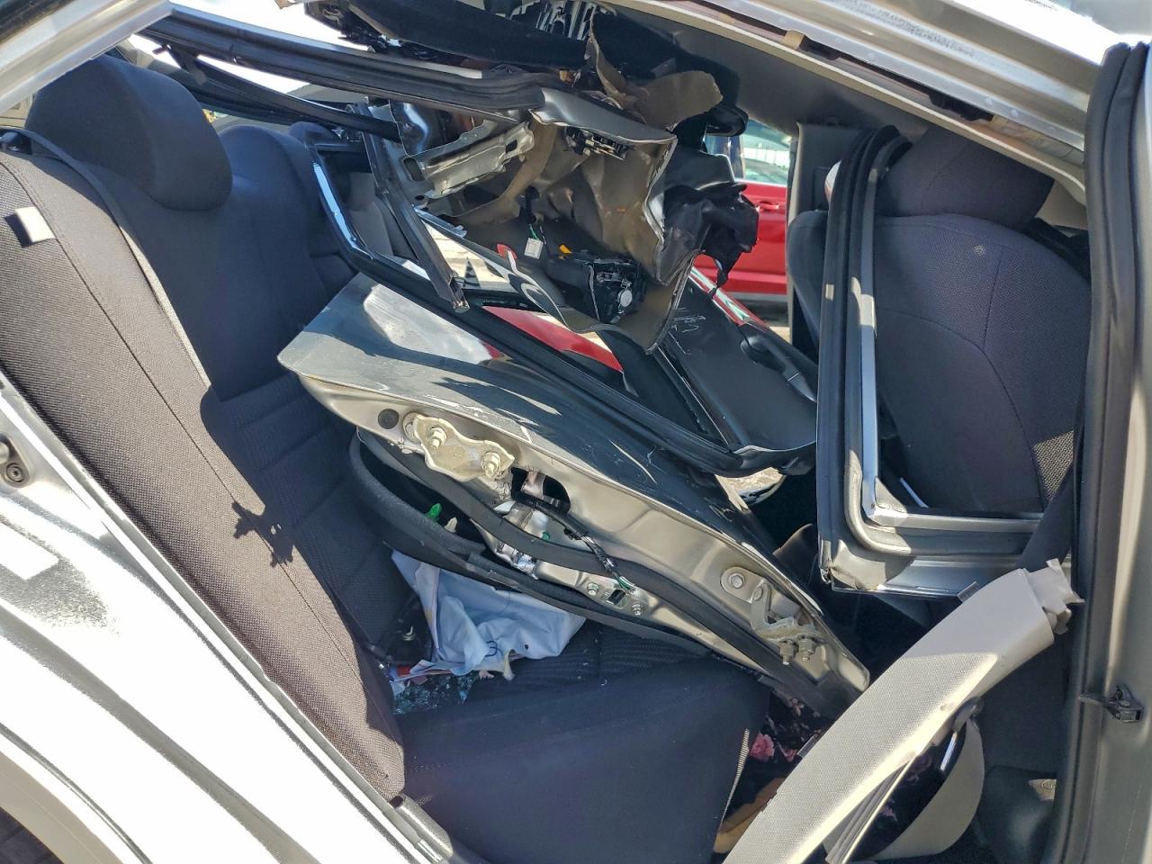 2016 TOYOTA CAMRY LE photo 10