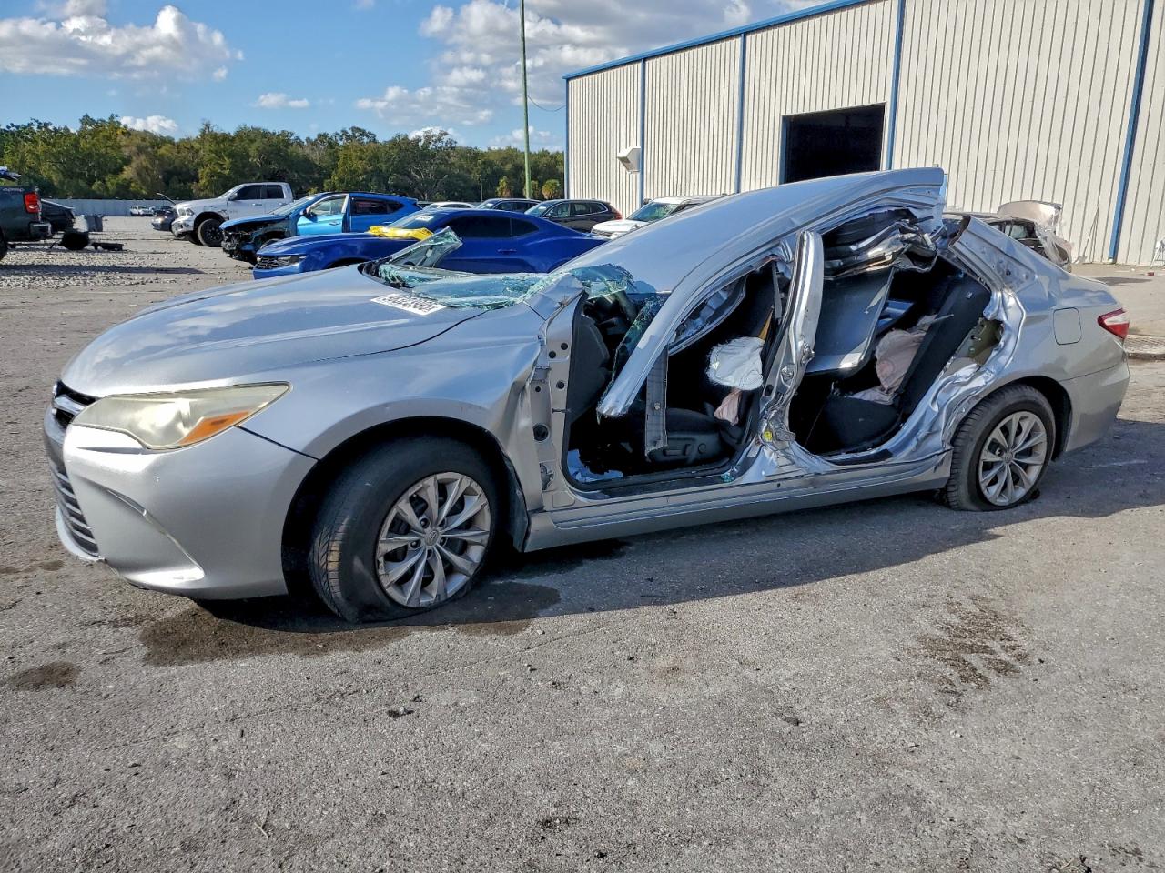 2016 TOYOTA CAMRY