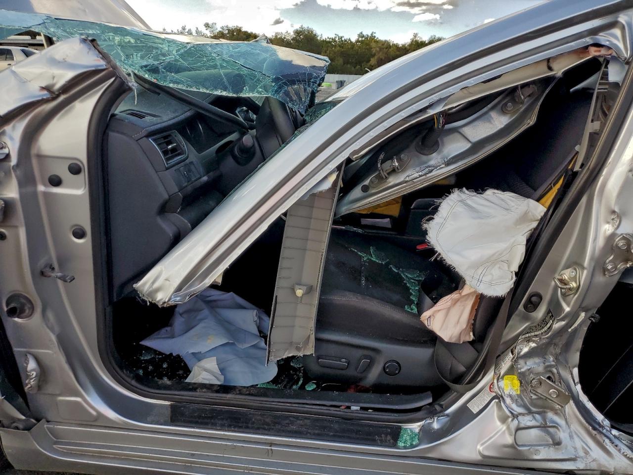 2016 TOYOTA CAMRY LE photo 7