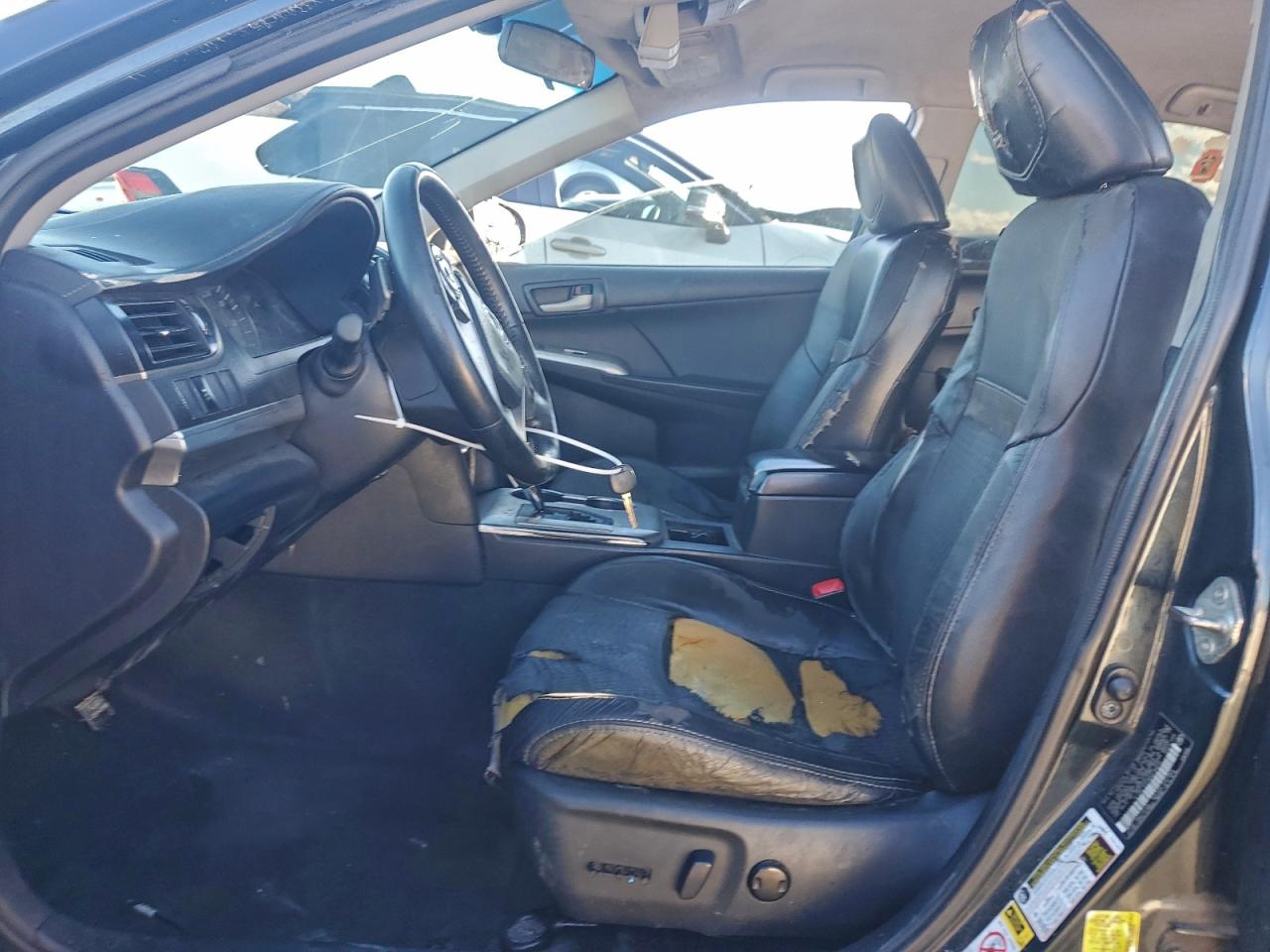2013 TOYOTA CAMRY L photo 7