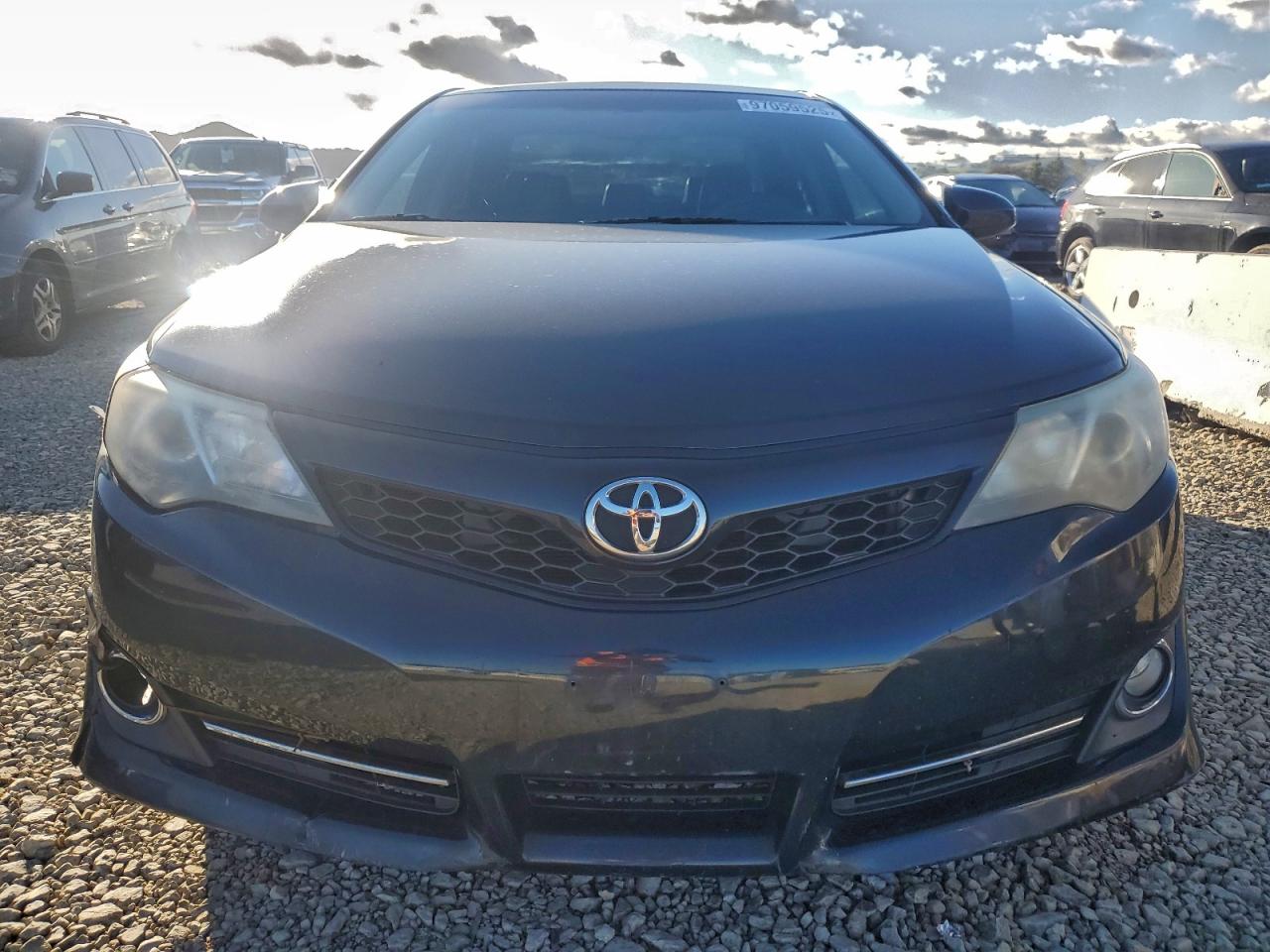 2013 TOYOTA CAMRY L photo 5