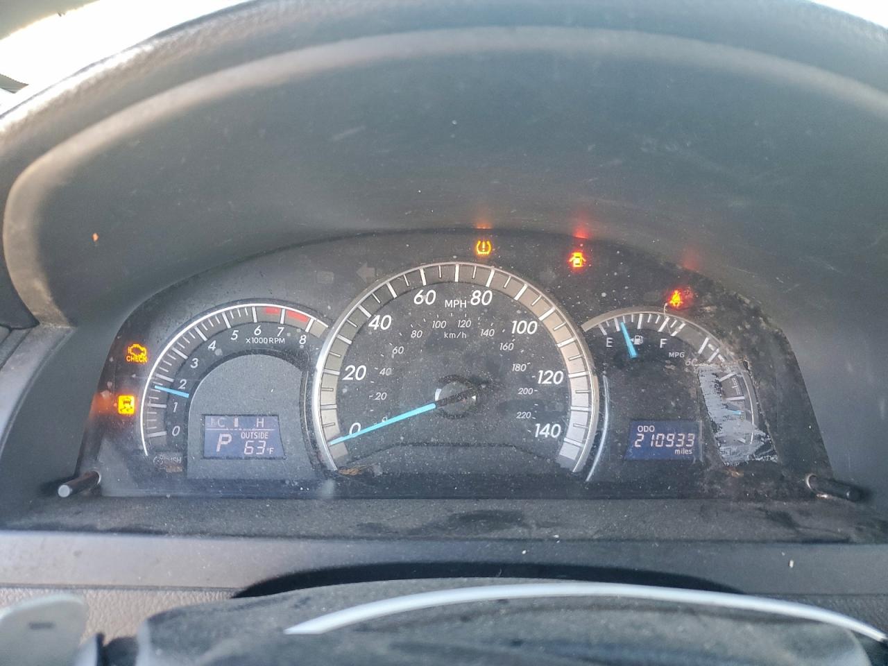 2013 TOYOTA CAMRY L photo 9