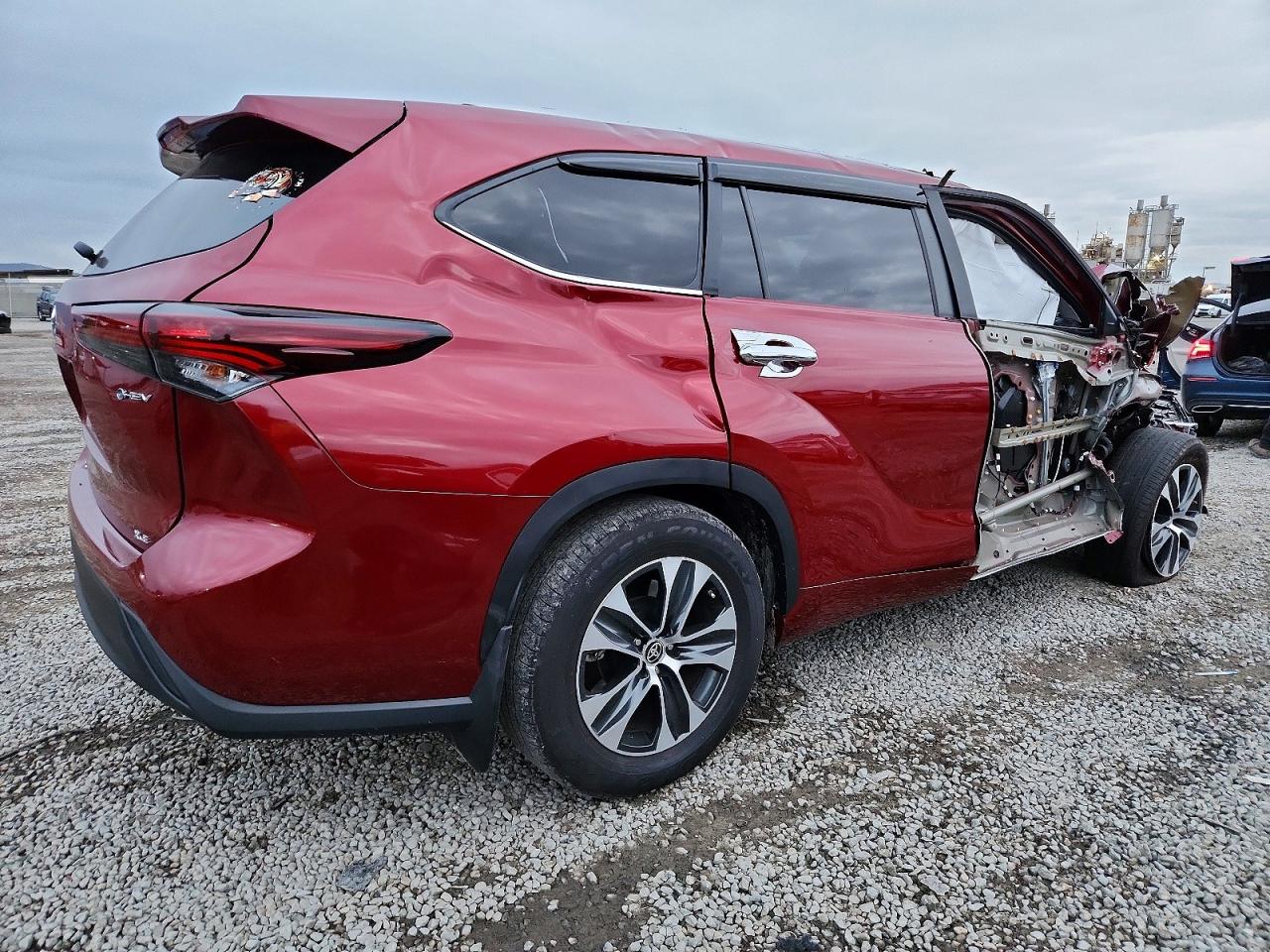 2025 TOYOTA HIGHLANDER HYBRID XLE photo 3