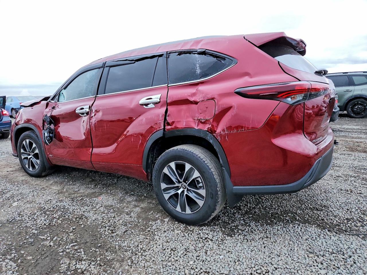2025 TOYOTA HIGHLANDER HYBRID XLE photo 2