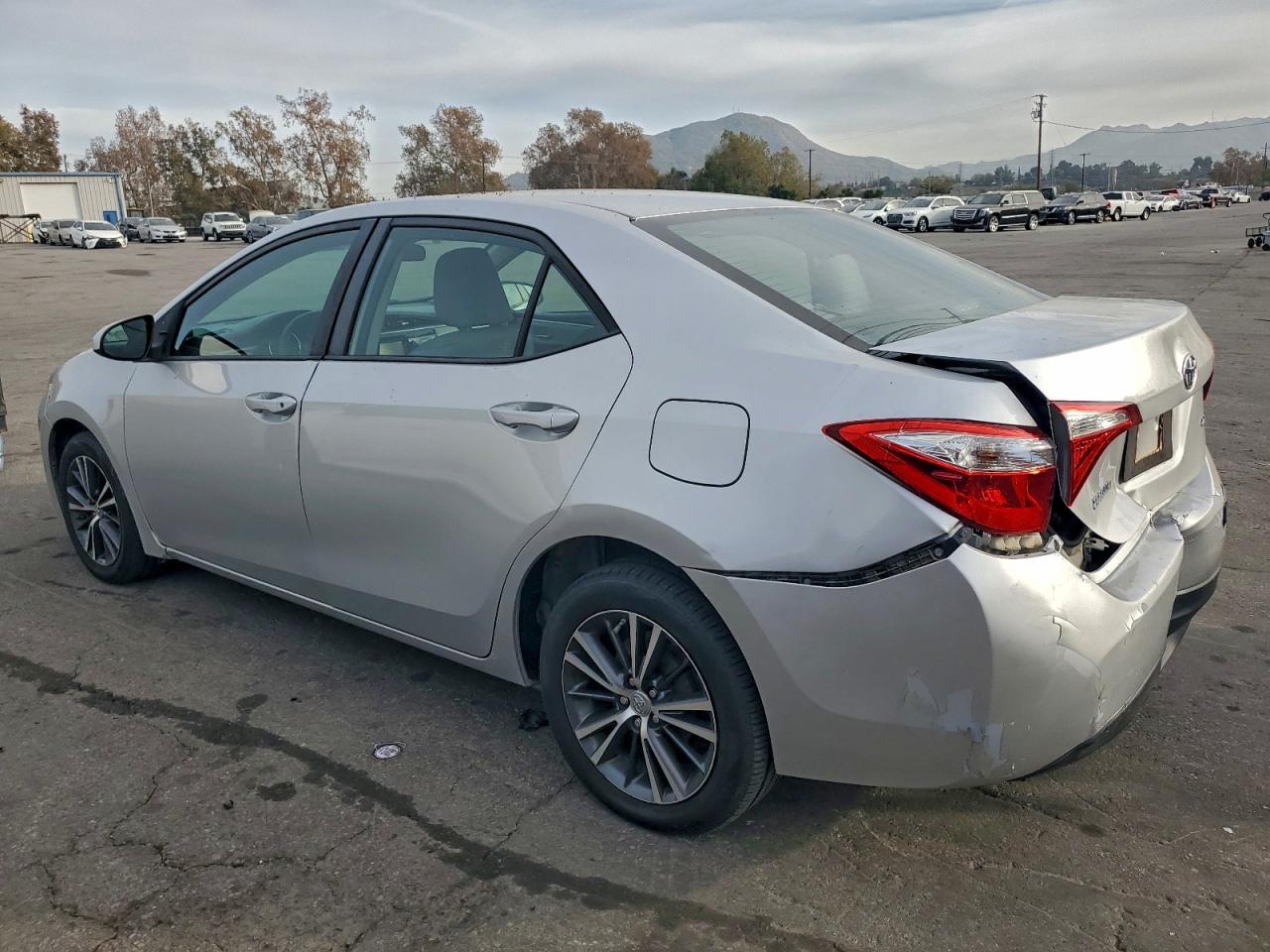 2016 TOYOTA COROLLA L photo 2