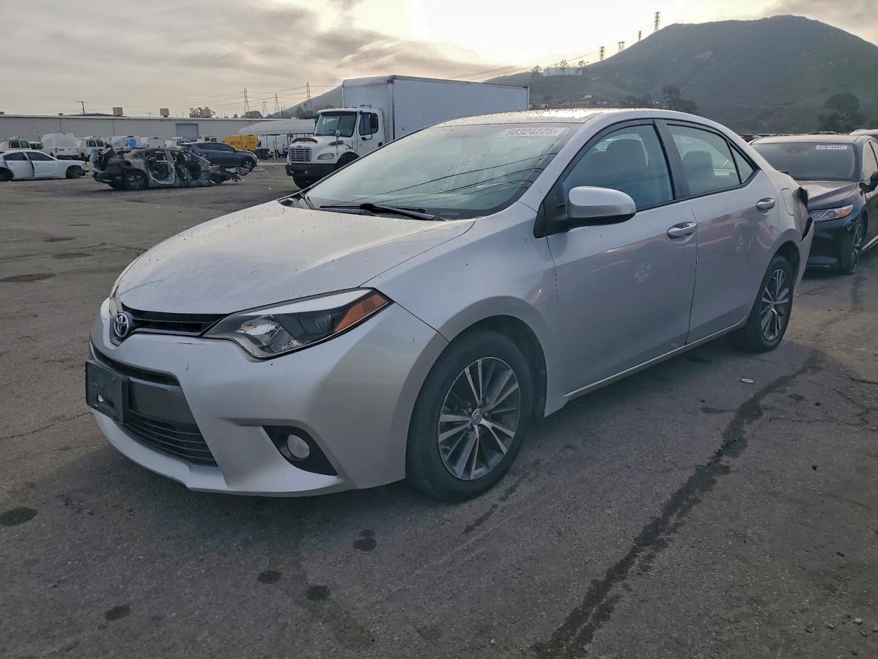 2016 TOYOTA COROLLA