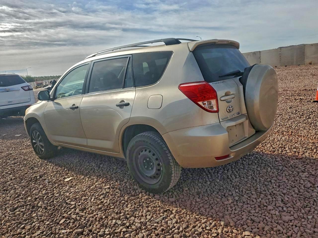 2007 TOYOTA RAV4 photo 2