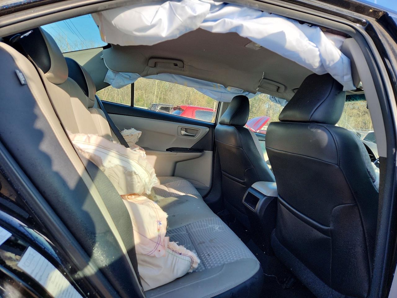 2015 TOYOTA CAMRY SE photo 10